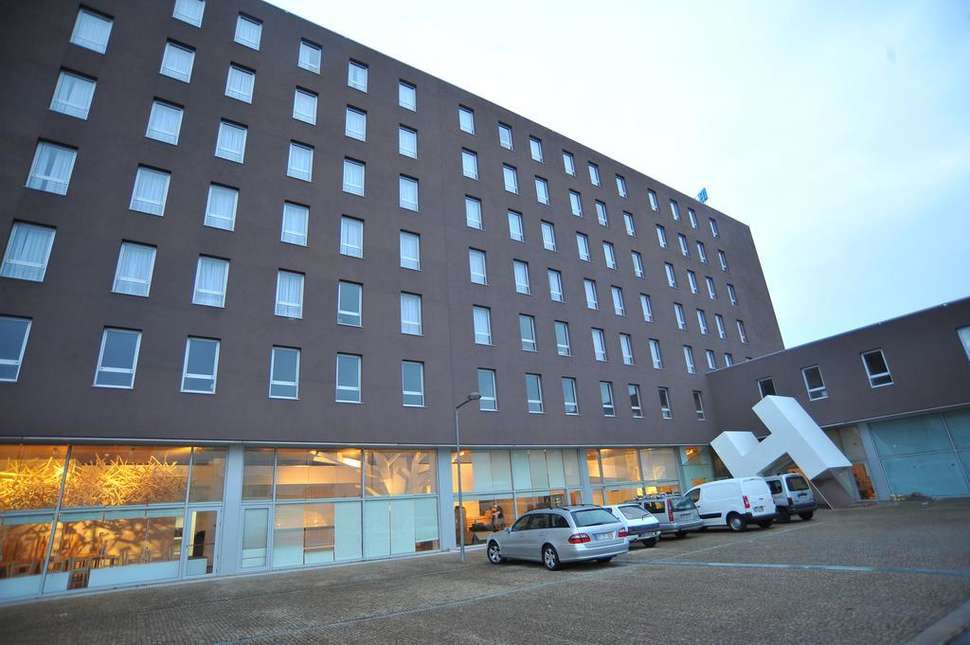 Een foto van de buitenkant van Basic Braga by Axis