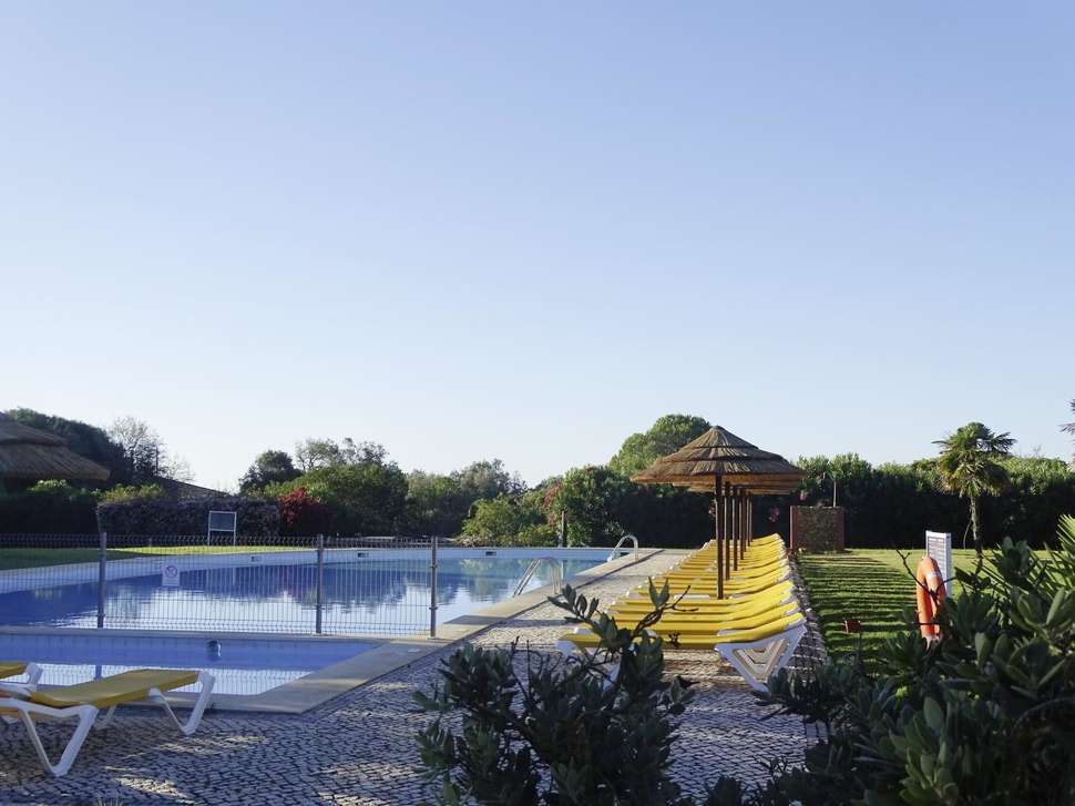 Ein Foto vom Pool im Luzmar Villas