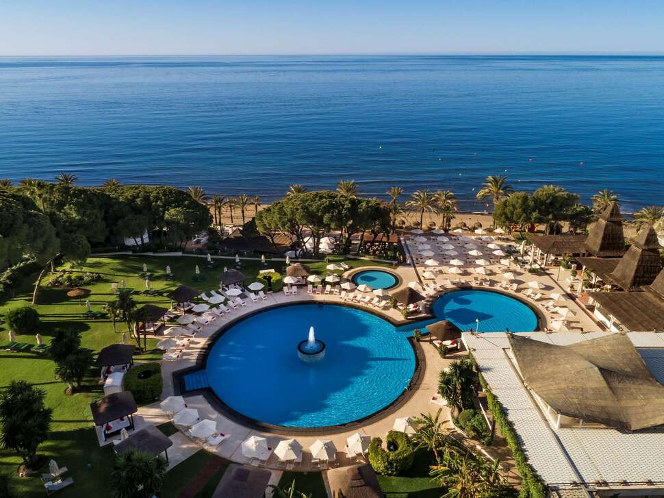 Ein Foto vom Pool im Hotel Don Pepe Gran Meliá