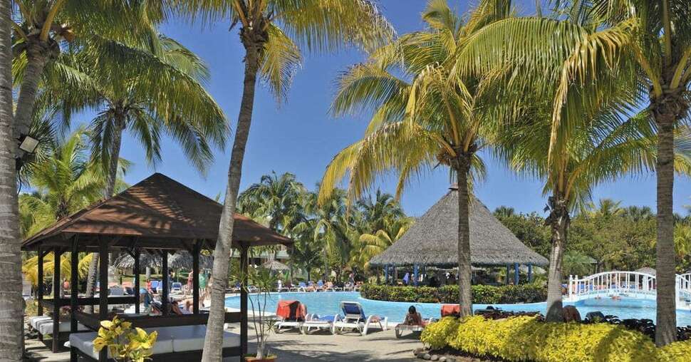 Ein Foto vom Pool im Hotel Sol Palmeras