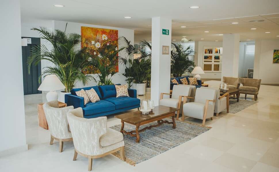 Een foto van het interieur van Hotel Alay