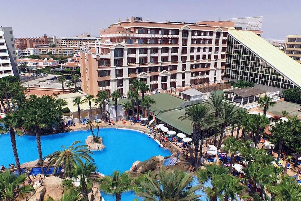Een foto van het zwembad bij Hotel Playacapricho