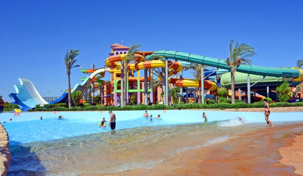 Een foto van het zwembad bij Charmillion Club Aquapark