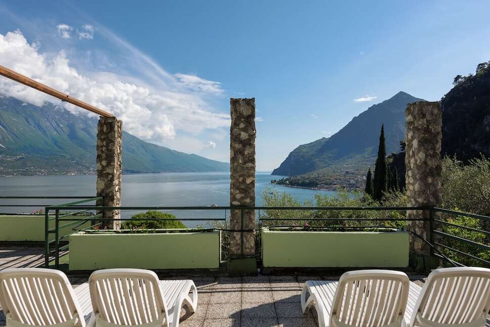 Een foto van het terras bij Limonaia Hotel & Residence