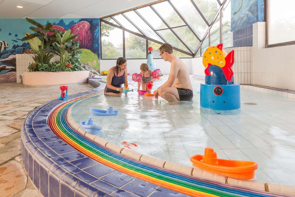 Een foto van het zwembad bij Pierre & Vacances Village Club Normandy Garden