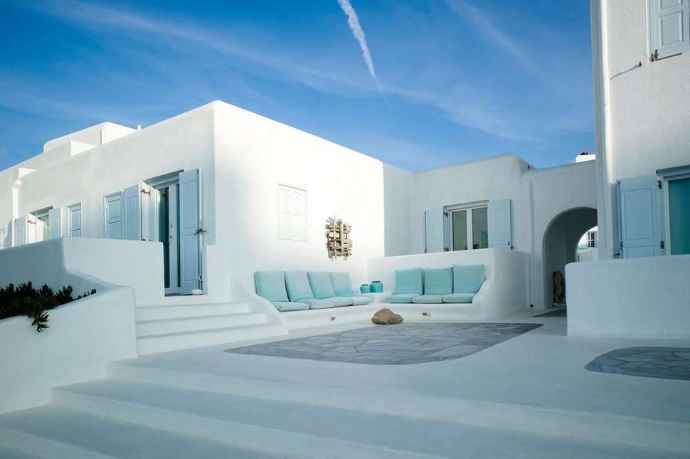 Een foto van de buitenkant van Mykonos Bay Hotel