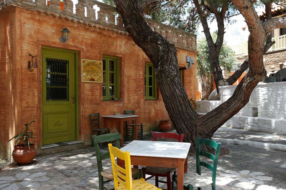 Een foto van het terras bij Sirena Village