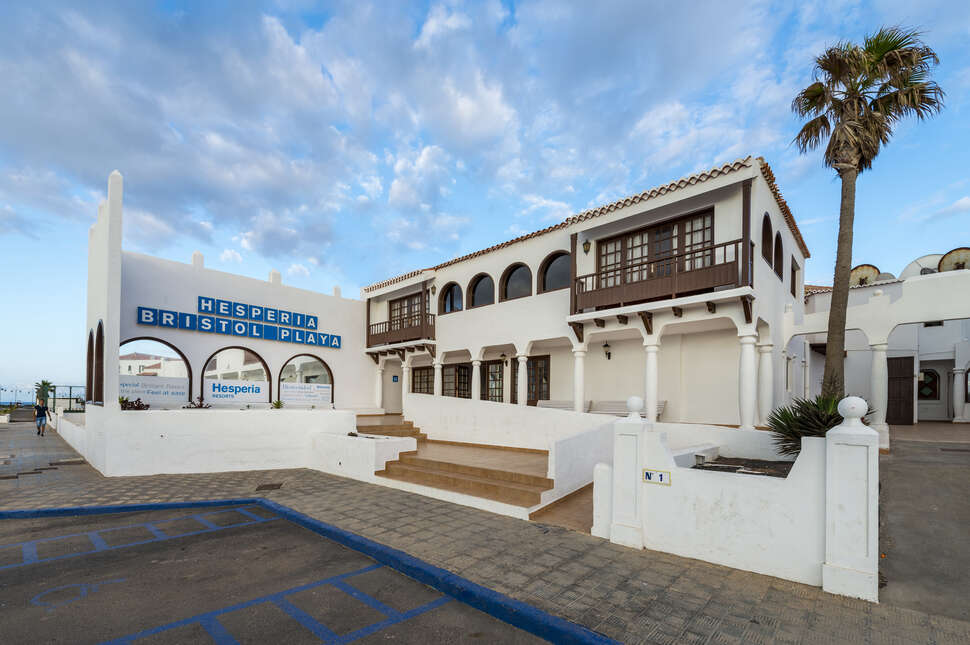 Een foto van de buitenkant van Hesperia Bristol Playa