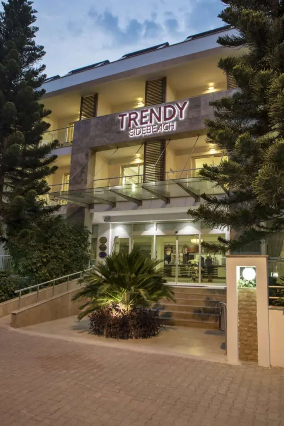 Een foto van Trendy Side Beach