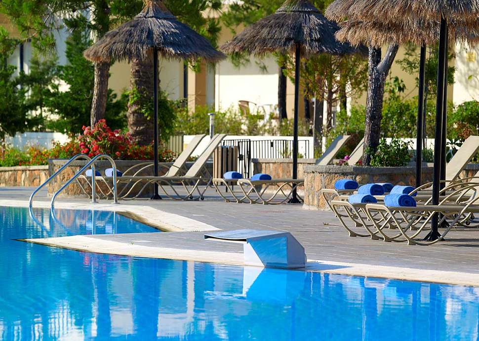 Een foto van het zwembad bij Labranda Miraluna Village & Spa