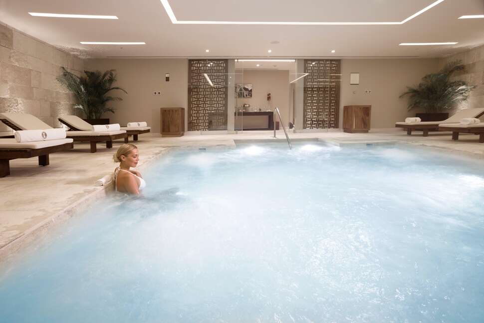 Een foto van het zwembad bij Presidente InterContinental Cancun Resort