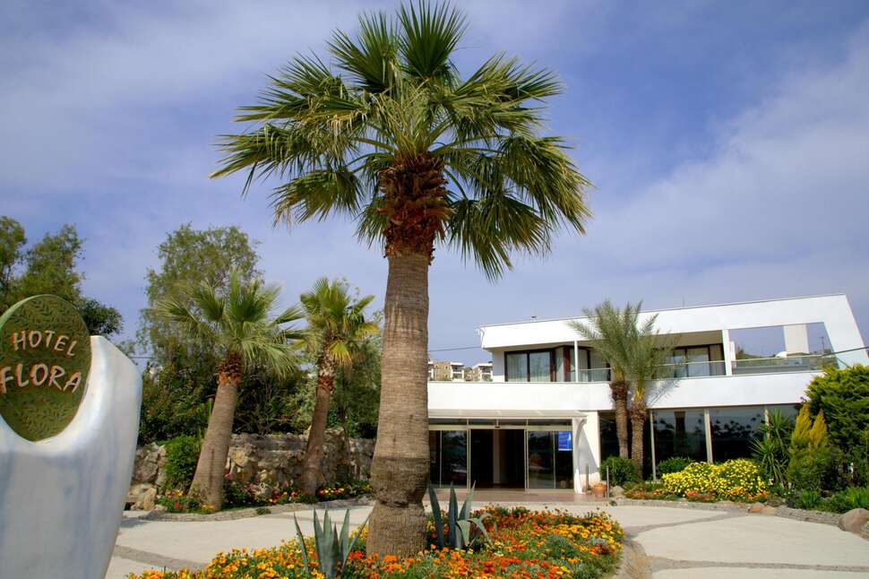 Ein Foto von der Außenansicht des Flora Hotel Bodrum