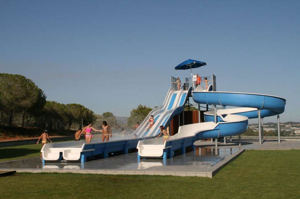 Een foto van het zwembad bij Camping Vilanova Park