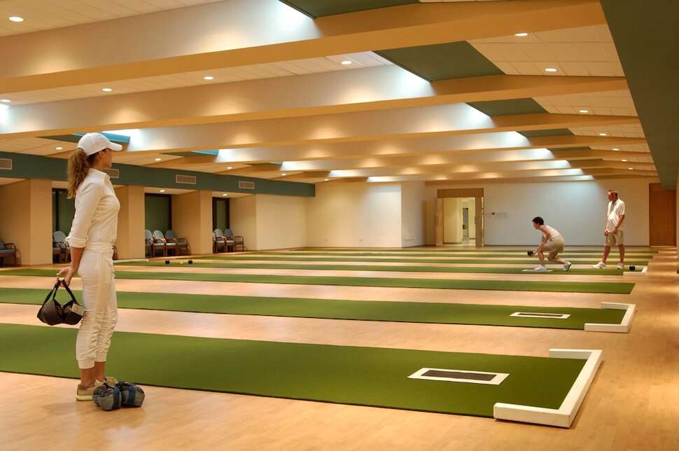 Een foto van de faciliteiten bij Constantinou Bros Athena Royal Beach Hotel