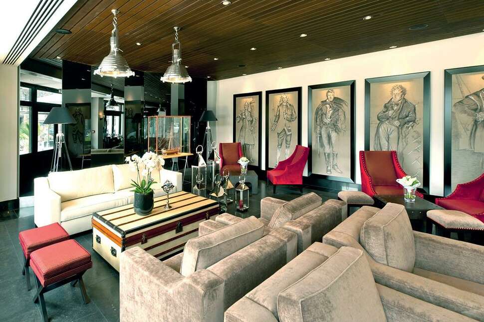 Een foto van het interieur van Hotel Le Nouveau Monde