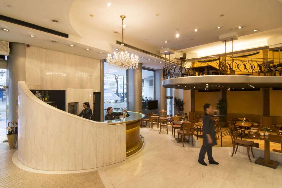 Ein Foto vom Innenbereich im Titania Hotel