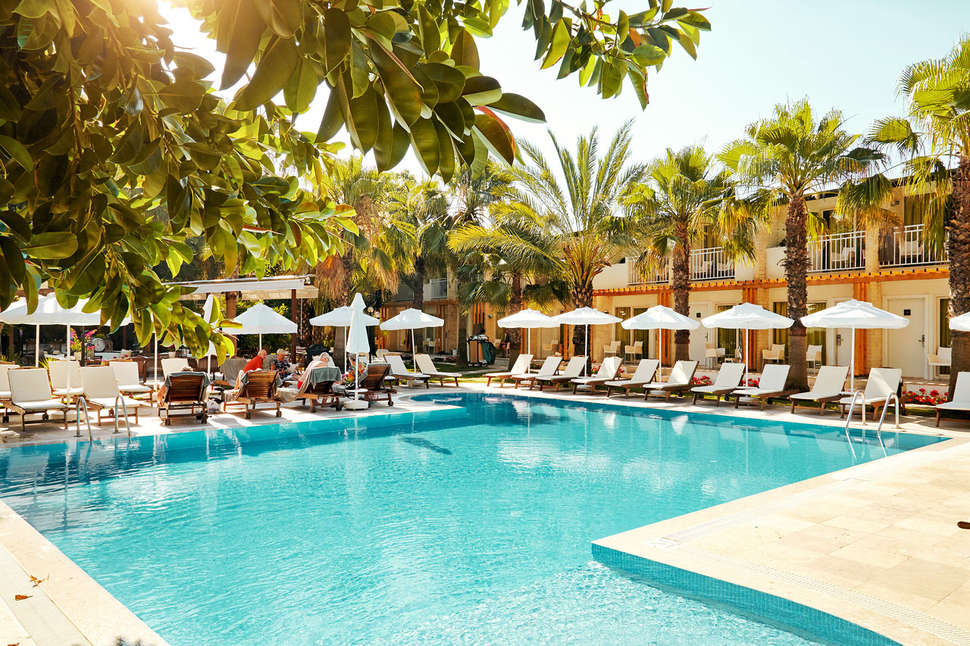 Een foto van het zwembad bij Sunprime Dogan Side Beach