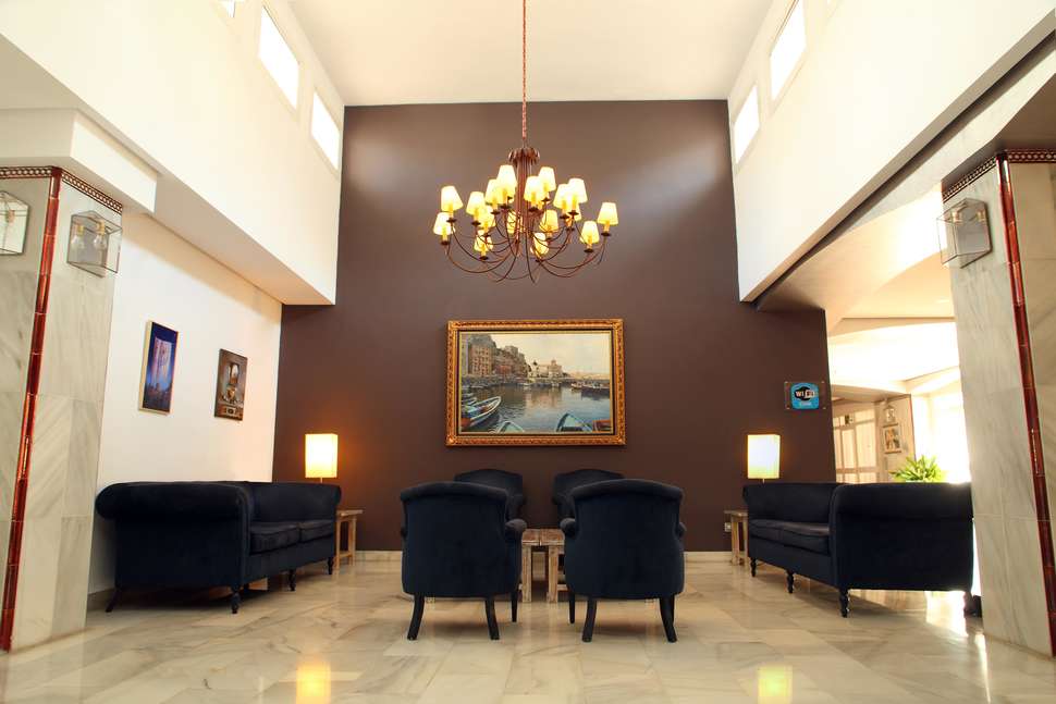 Een foto van het interieur van Hotel Occidental Puerto Banus