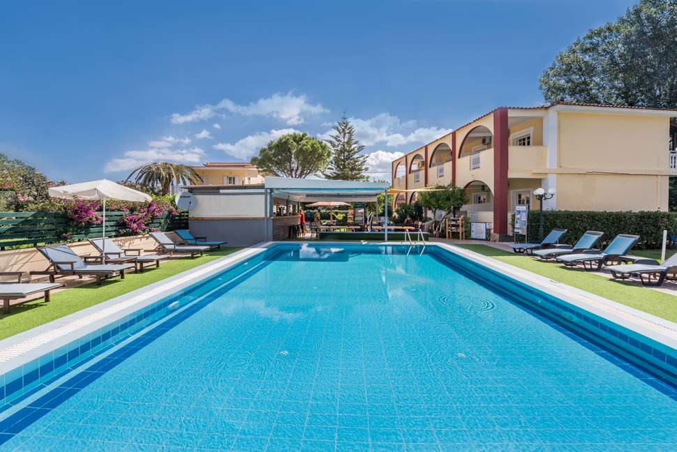 Ein Foto vom Pool im Oscar Villa & Studios