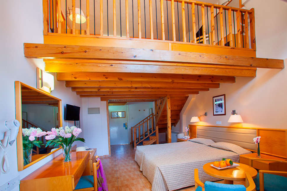 Een foto van Cavo Maris Beach Hotel