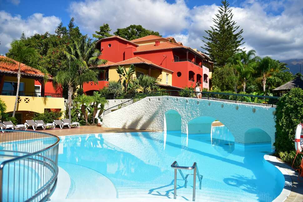 Een foto van het zwembad bij Pestana Village Garden Resort
