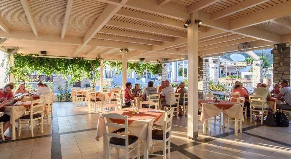 Een foto van Matina Pefkos Aparthotel