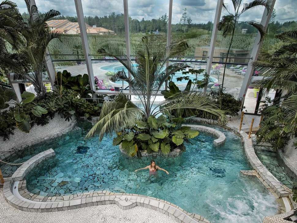 Een foto van het zwembad bij Center Parcs Domaine Le Bois aux Daimes