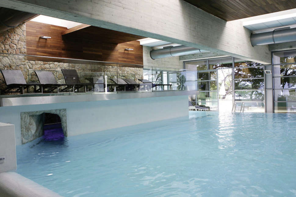 Ein Foto vom Pool im Bluesun Hotel Soline