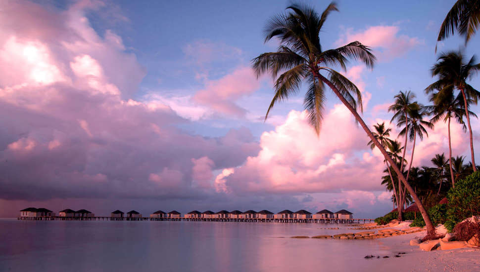 Een foto van de buitenkant van NH Collection Maldives Havodda Resort