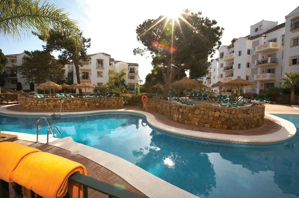 Een foto van het zwembad bij Ona Alanda Club Marbella