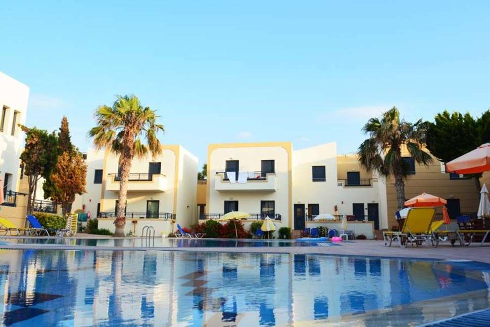 Een foto van het zwembad bij Blue Aegean Hotel & Suites
