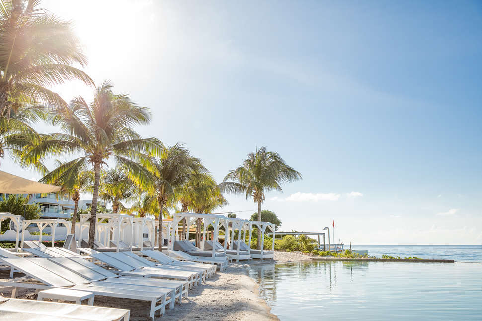 Een foto van het strand bij Papagayo Beach Hotel