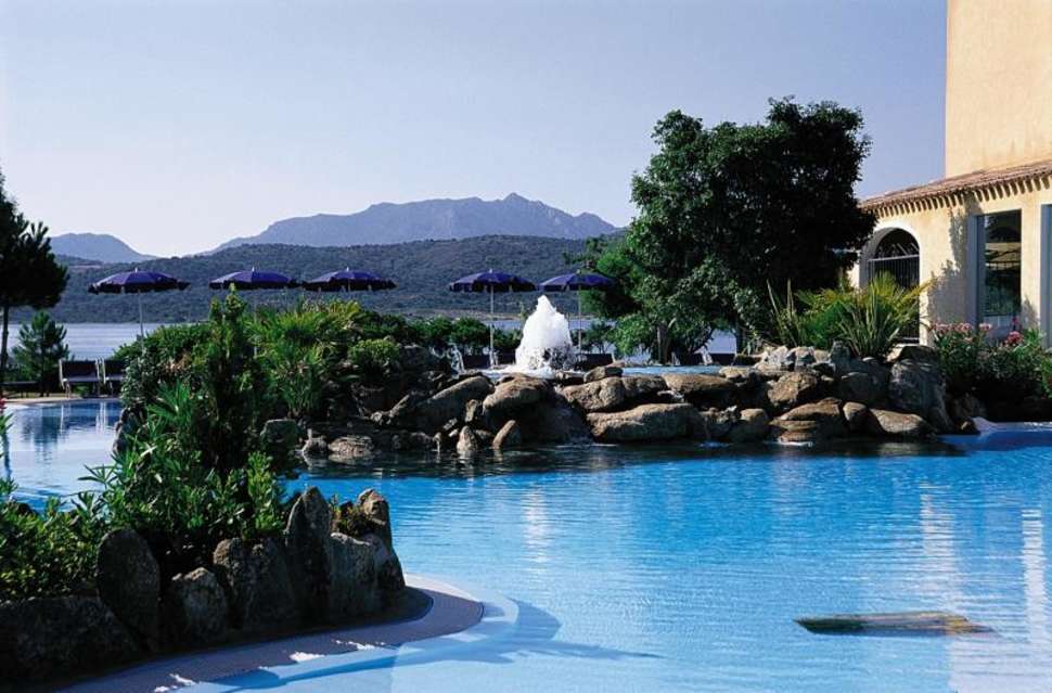 Ein Foto Colonna Hotel Du Golf