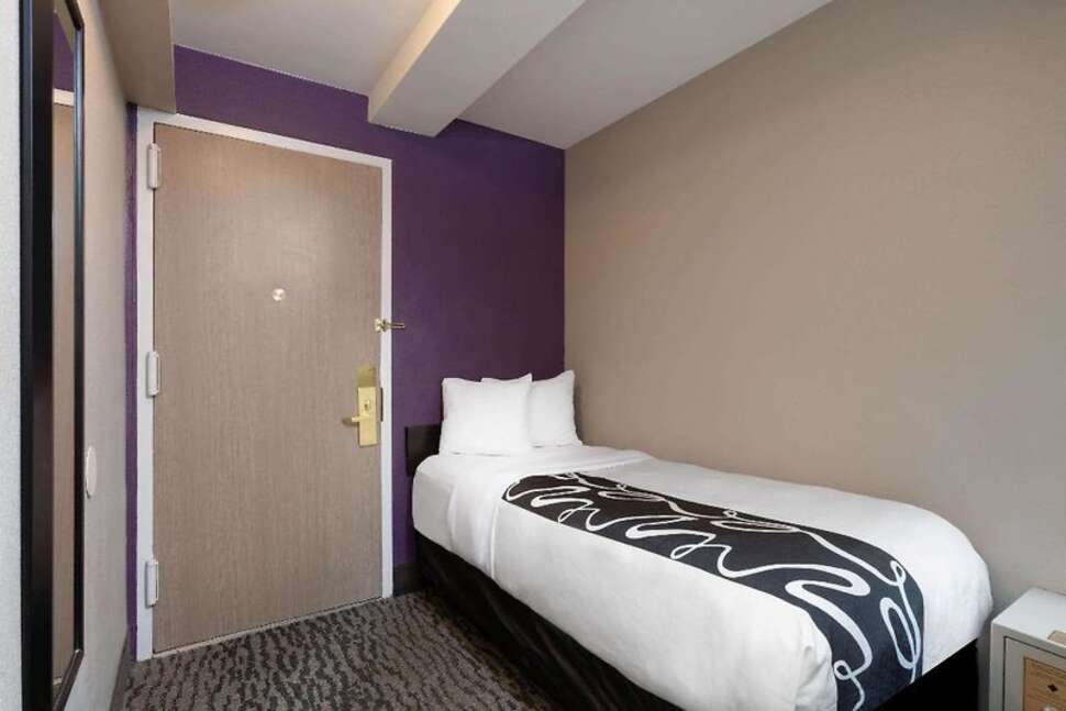 Een foto van La Quinta Inn & Suites by Wyndham New York City Central Park