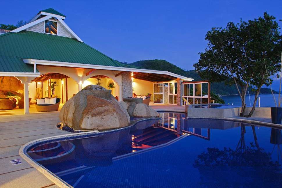 Een foto van het zwembad bij Coco de Mer & Black Parrot Suites