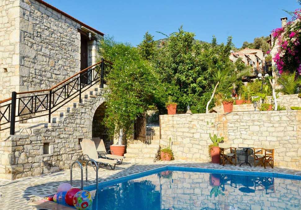 Ein Foto vom Pool im Stone Village Petrino Horio