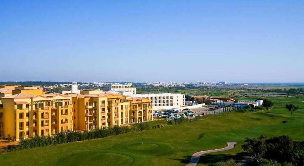 Een foto van de buitenkant van The Residence Vilamoura