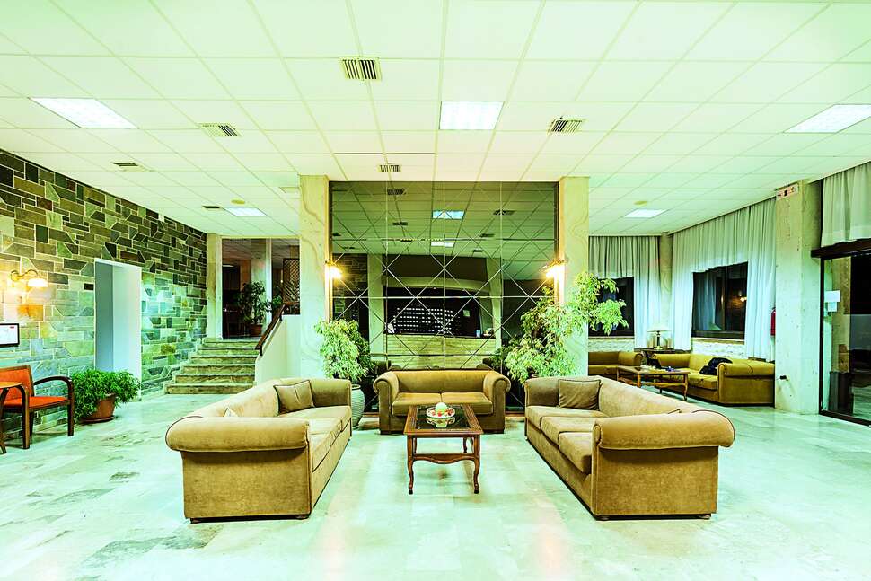 Een foto van het interieur van Xenios Theoxenia Hotel