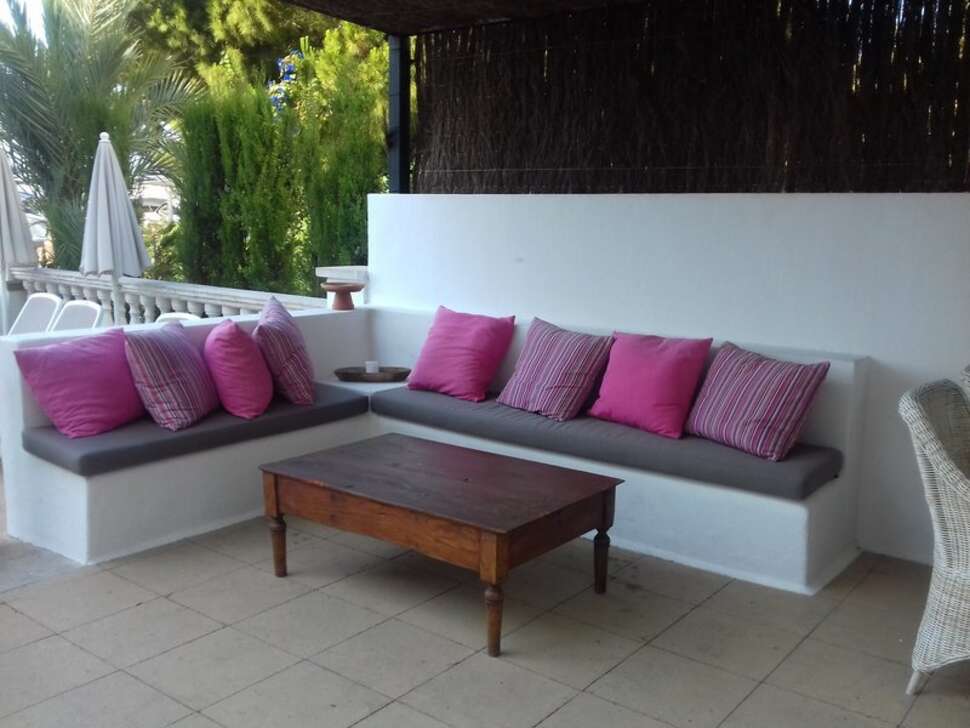 Een foto van het terras bij Hotel Tres Torres