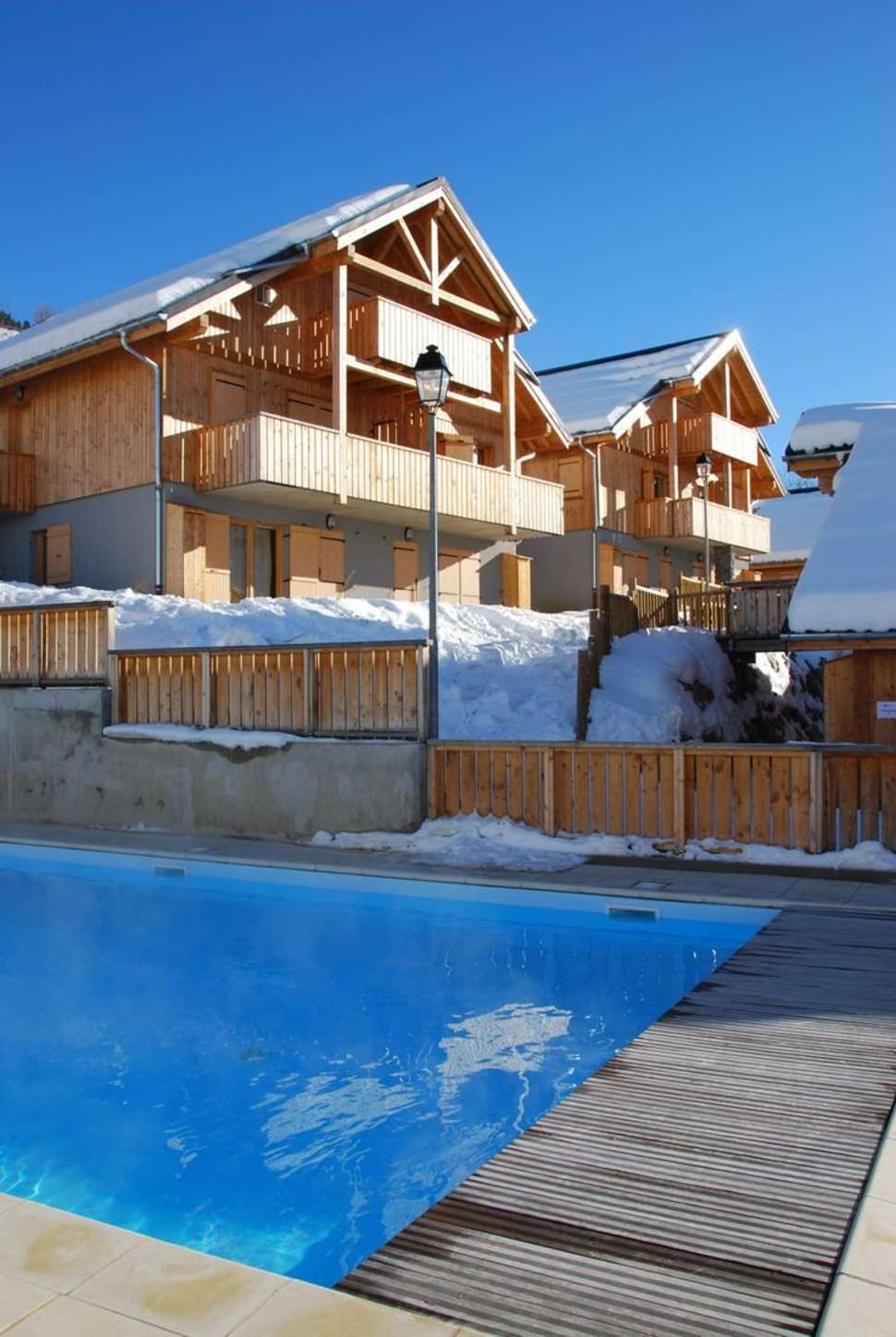 Een foto van het zwembad bij Les Chalets des Ecourt