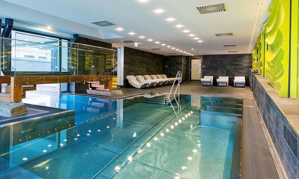 Een foto van het zwembad bij Alpinresort Sport & Spa