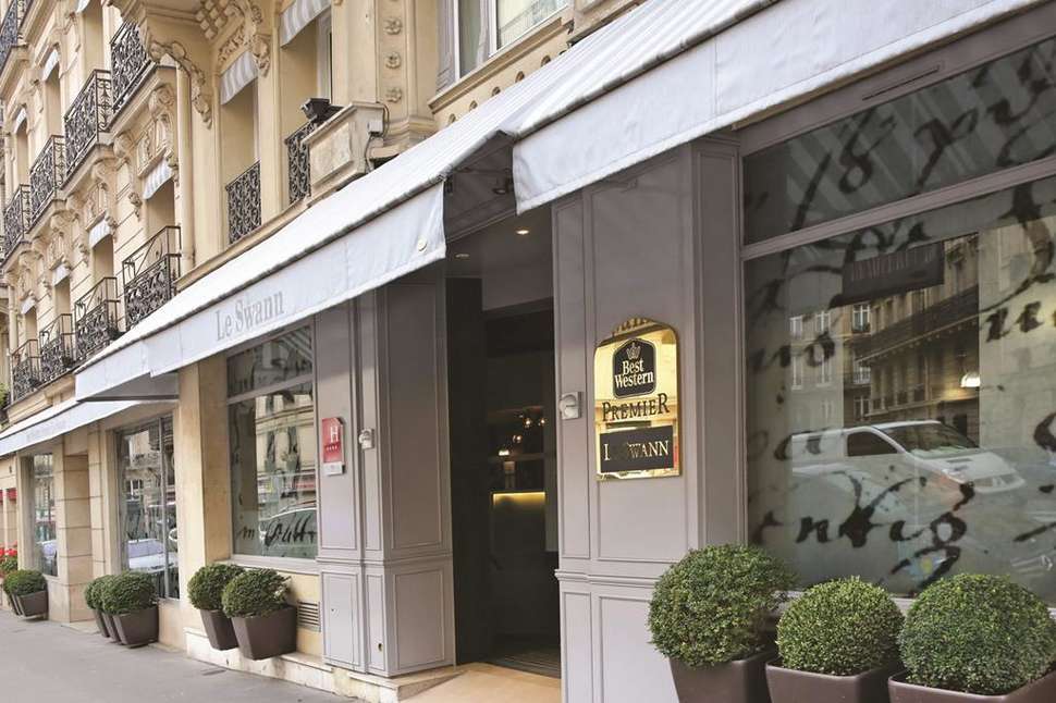 Een foto van de buitenkant van Best Western Premier Hotel Le Swann