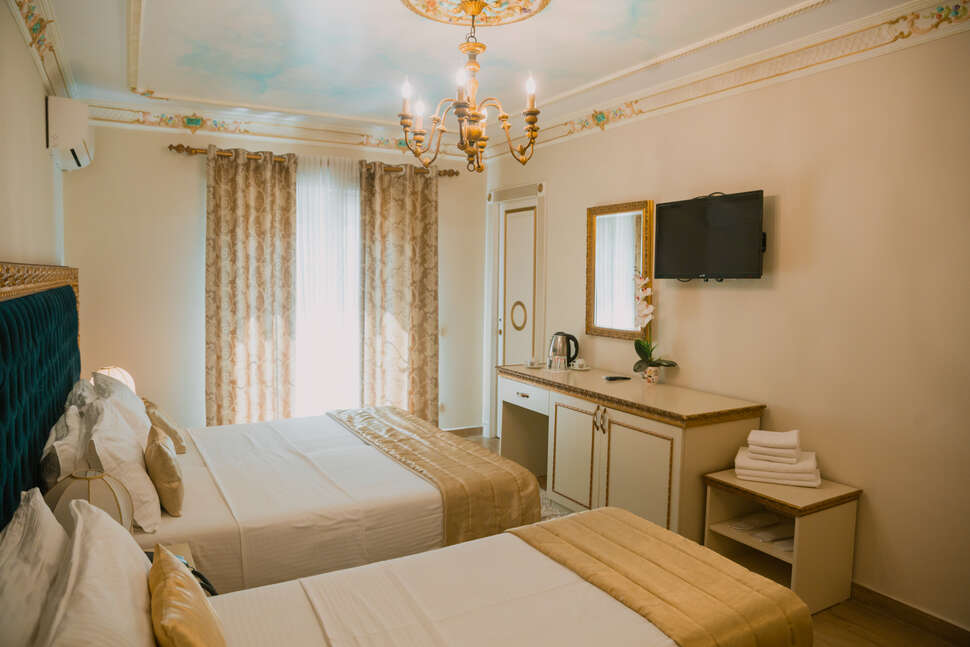 Een foto van Empire Hotel