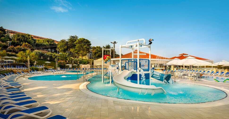Een foto van het zwembad bij Resort Belvedere