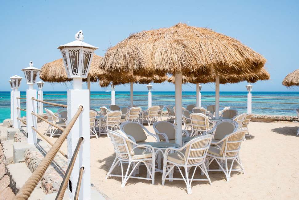 Een foto van het terras bij Meraki Resort