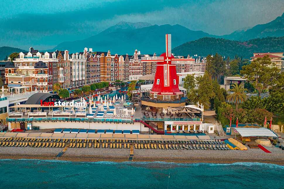 Een foto van het zwembad bij Orange County Kemer Resort Hotel