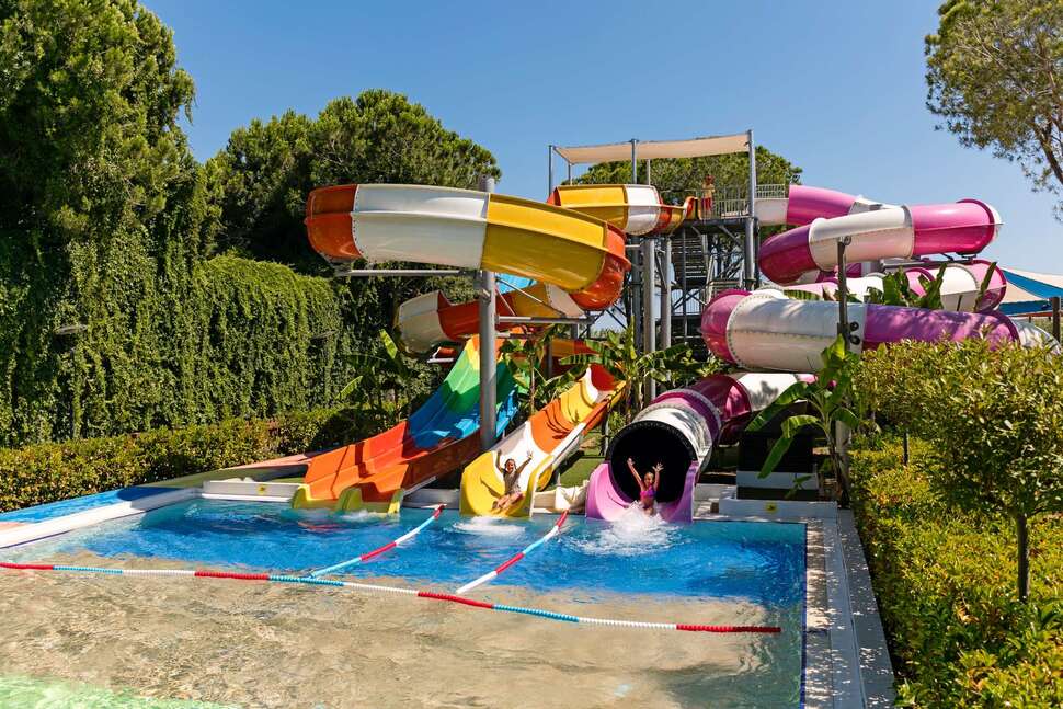Een foto van het zwembad bij Xanadu Resort Hotel