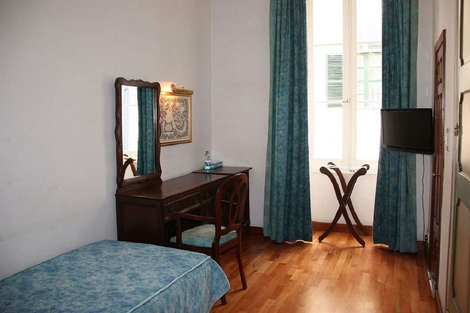 Een foto van Castille Hotel