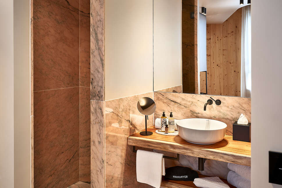 Een foto van The Log Porto Hotel