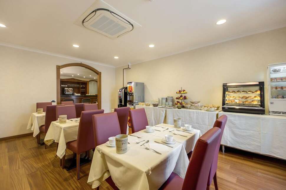 Een foto van de faciliteiten bij Romoli Hotel
